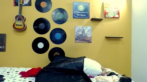 MEIS online show from February 8, 2:04 am