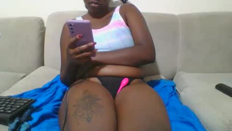 Snapshot of mel_candi94 chatting on March 2, 6:19 pm pretty online show from March 2, 6:19 pm