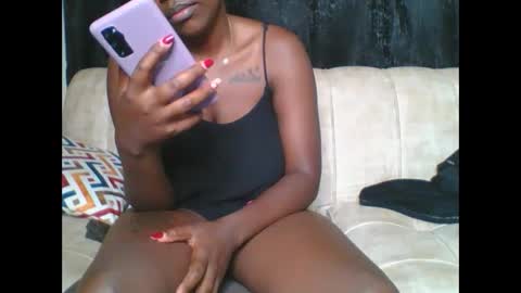 Snapshot of mel_candi94 chatting on March 5, 6:12 am pretty online show from March 5, 6:12 am