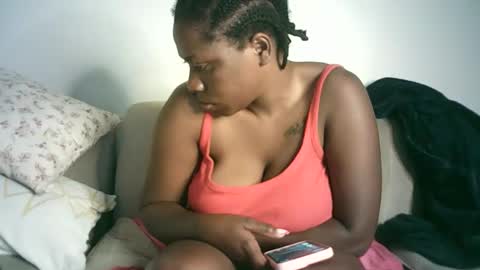 Snapshot of mel_candi94 chatting on September 21, 2:24 am pretty online show from September 21, 2:24 am