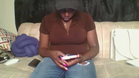 Snapshot of mel_candi94 chatting on September 21, 3:24 pm pretty online show from September 21, 3:24 pm