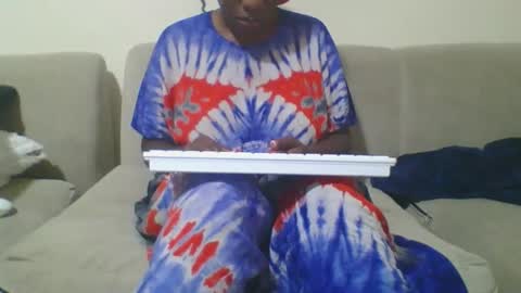 Snapshot of mel_candi94 chatting on November 17, 7:14 am pretty online show from November 17, 7:14 am