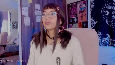 Melissa  -  -  Please help me to reach 100 thumbs up online show from October 9, 1:42 pm