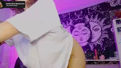 Snapshot of mel_dahlia chatting on July 14, 2:05 am Melissa - - Please help me to reach 100 thumbs up online show from July 14, 2:05 am