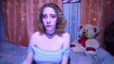 Snapshot of mel_mellie chatting on December 24, 9:33 pm Mel Mellie online show from December 24, 9:33 pm