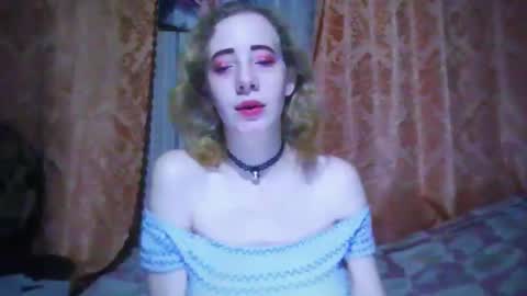 Snapshot of mel_mellie chatting on January 6, 8:18 pm Mel Mellie online show from January 6, 8:18 pm