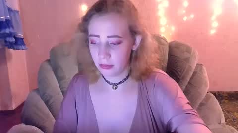 Snapshot of mel_mellie chatting on February 5, 10:33 pm Mel Mellie online show from February 5, 10:33 pm