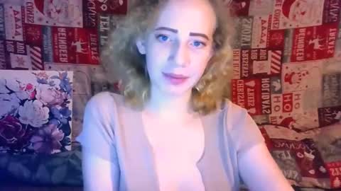 Snapshot of mel_mellie chatting on March 5, 8:00 pm Mel Mellie online show from March 5, 8:00 pm