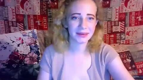 Snapshot of mel_mellie chatting on March 12, 11:54 pm Mel Mellie online show from March 12, 11:54 pm