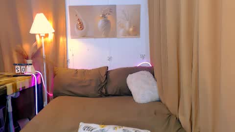 Snapshot of mel_rai14 chatting on April 3, 2:26 pm mel_rai14 online show from April 3, 2:26 pm