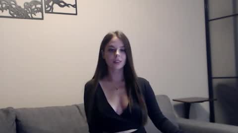 meladams online show from October 19, 8:09 pm