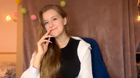 Snapshot of melaineswinderman chatting on October 10, 3:44 pm Gera online show from October 10, 3:44 pm