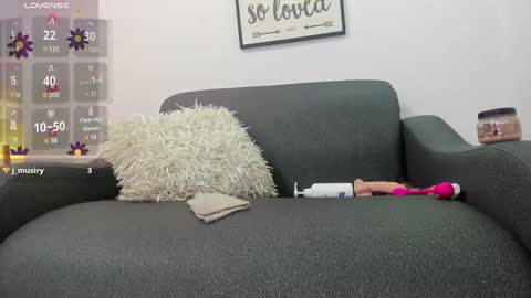 melan_owen online show from December 10, 1:55 pm