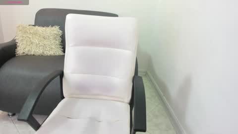 melan_owen online show from December 17, 10:55 am