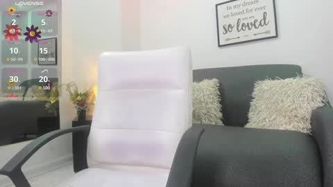 melan_owen online show from December 19, 10:56 am