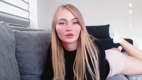 Melania online show from October 2, 2:13 pm