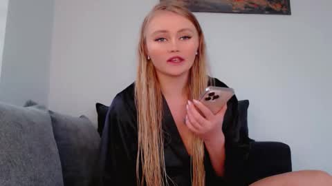 Melania online show from November 11, 12:27 pm