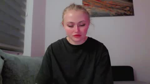 Melania online show from December 19, 7:21 pm