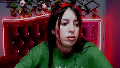 Snapshot of melani_cute01 chatting on December 24, 2:10 am melani_cute01 online show from December 24, 2:10 am