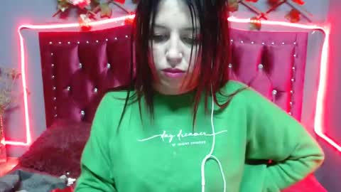 Snapshot of melani_cute01 chatting on February 5, 4:37 am melani_cute01 online show from February 5, 4:37 am