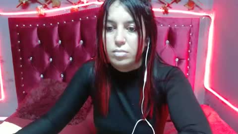 Snapshot of melani_cute01 chatting on February 9, 10:43 pm melani_cute01 online show from February 9, 10:43 pm