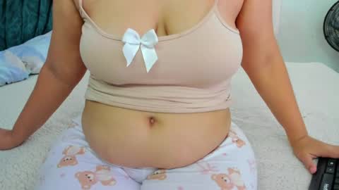 Melani  online show from June 15, 2:52 pm