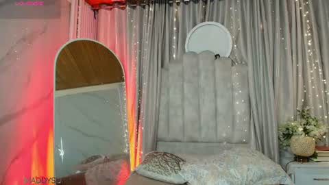 Snapshot of melani_sunny chatting on June 25, 5:12 am Melani sunny online show from June 25, 5:12 am