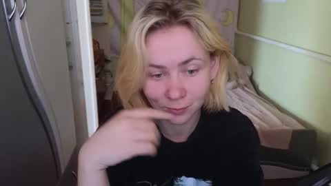 Mila online show from April 21, 7:47 am