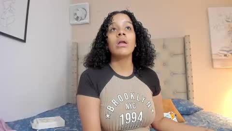 Snapshot of melania_xtreme chatting on November 2, 2:03 am melania_xtreme online show from November 2, 2:03 am