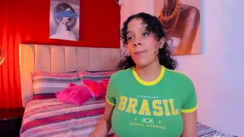 Snapshot of melania_xtreme chatting on November 9, 2:54 am melania_xtreme online show from November 9, 2:54 am