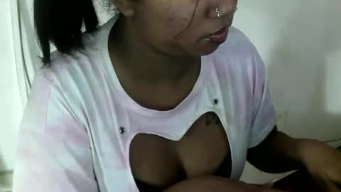 melanie025 online show from April 5, 2:25 pm