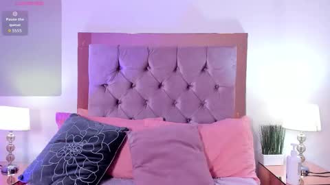 Melanie online show from November 12, 11:43 am