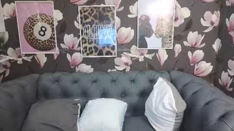 Melanie online show from August 1, 8:24 am