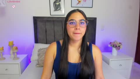 Snapshot of melanie_hillz chatting on June 11, 2:44 am Melanie online show from June 11, 2:44 am