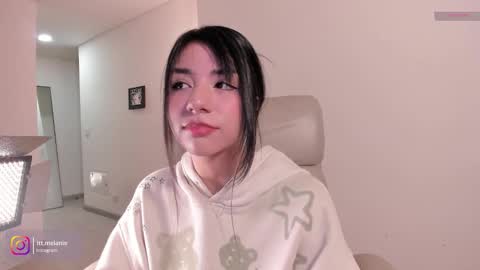 Melanie online show from November 12, 10:52 pm