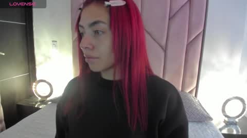 Snapshot of melanie_roux_ chatting on November 2, 12:29 pm Melanie roux online show from November 2, 12:29 pm