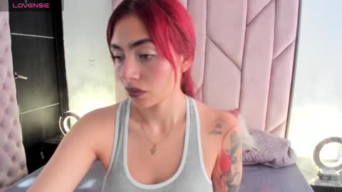 Snapshot of melanie_roux_ chatting on November 12, 12:16 pm Melanie roux online show from November 12, 12:16 pm