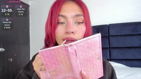 Snapshot of melanie_roux_ chatting on November 19, 12:27 pm Melanie roux online show from November 19, 12:27 pm