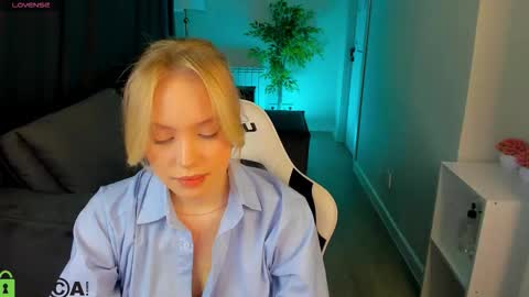 Melanie online show from October 17, 12:47 am