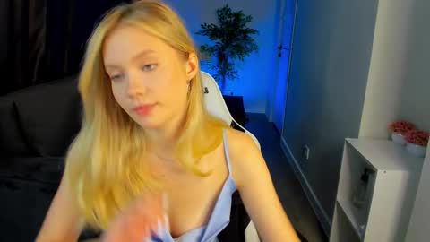 Melanie online show from October 18, 12:57 am