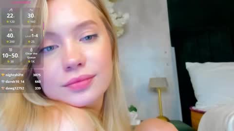 Melanie online show from November 12, 1:00 pm