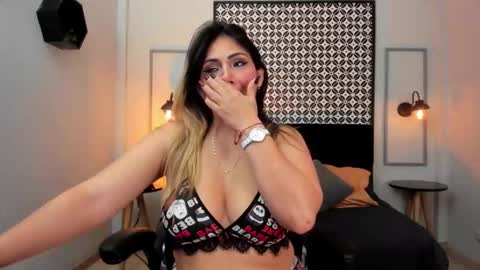 Melanie online show from October 17, 2:19 pm