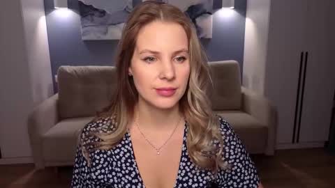 Melanie Bennett online show from January 19, 6:17 am