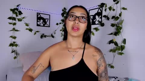 Snapshot of melanieecox chatting on September 29, 10:47 pm Melanie online show from September 29, 10:47 pm