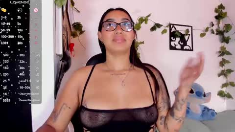 Snapshot of melanieecox chatting on November 6, 4:52 pm Melanie online show from November 6, 4:52 pm