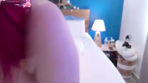 Snapshot of melaniefrancaise chatting on March 23, 7:45 am Melanie Franaise online show from March 23, 7:45 am