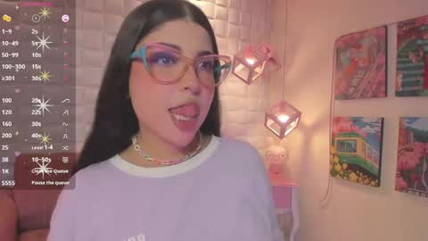 Snapshot of melaniegrayx chatting on May 20, 2:23 pm melaniegrayx online show from May 20, 2:23 pm