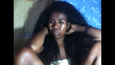 melanih online show from February 7, 8:33 am