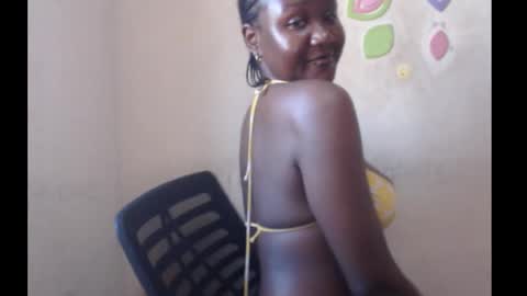 Snapshot of melanin_coco chatting on September 17, 4:08 pm Bene online show from September 17, 4:08 pm