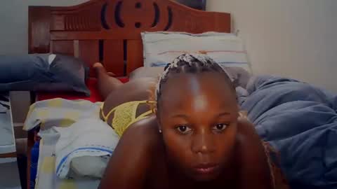 Snapshot of melanin_sassy96 chatting on September 22, 6:37 am bad lil shawry online show from September 22, 6:37 am